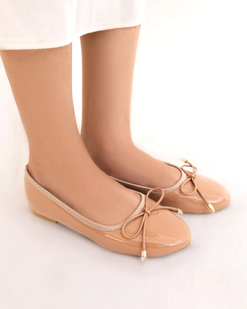 BELLA Patent Bow Pumps